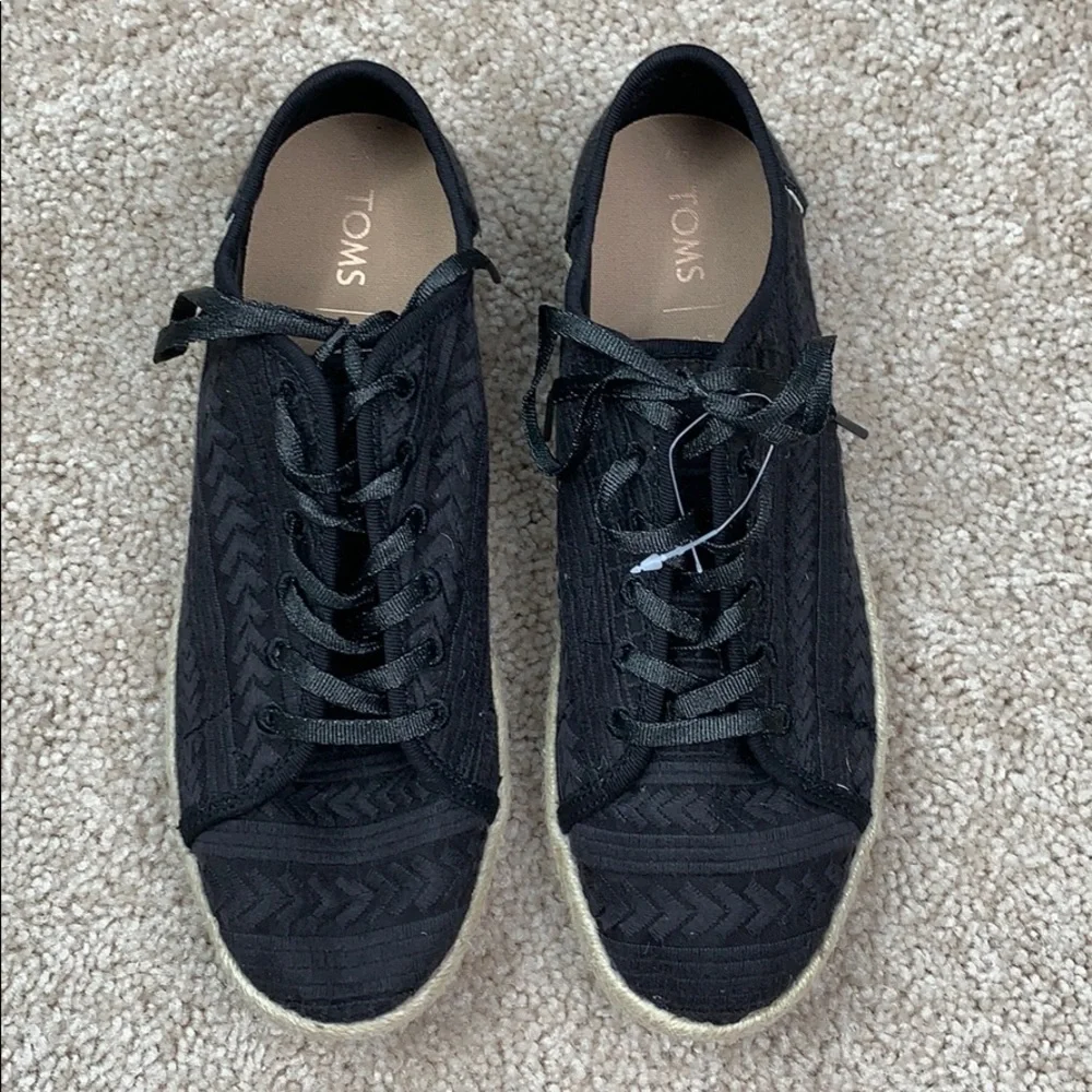 NWOT Toms Lena black arrow espadrilles sz 7